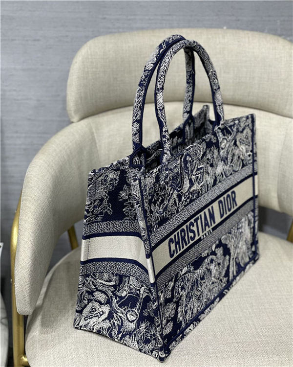 MEDIUM Dior BOOK TOTE Toile de Jouy Embroidery Blue High