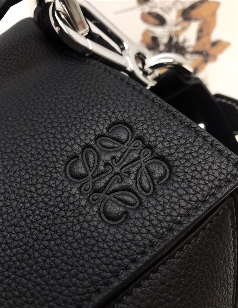 Large Puzzle bag in grained calfskin Black High