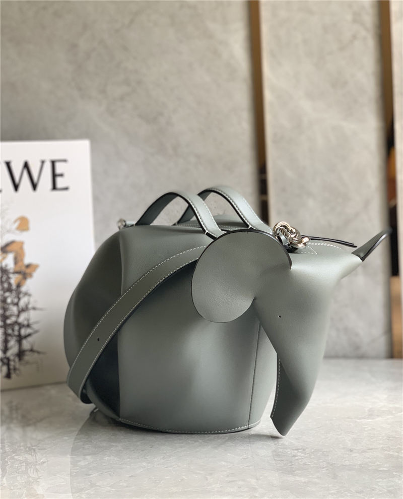 Large Elephant bag in classic calfskin Grey High