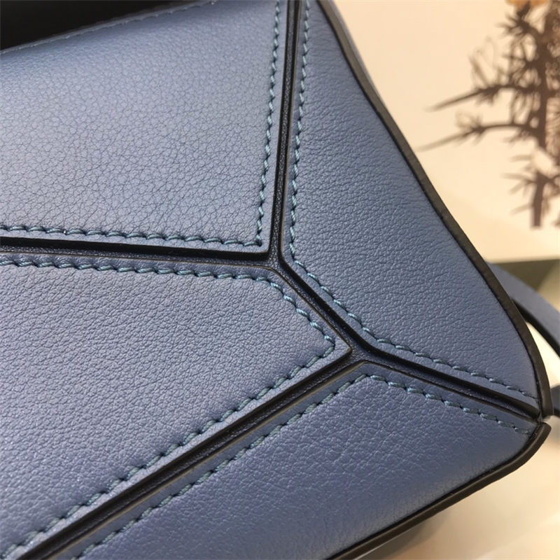 Small Puzzle bag in classic calfskin High