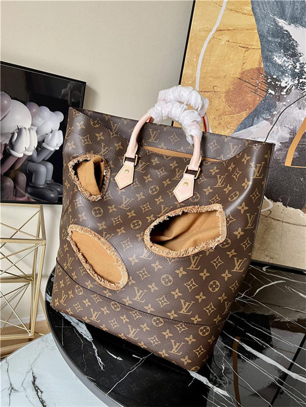 Louis Vuitton PET BAG Burned Holes M40011 High