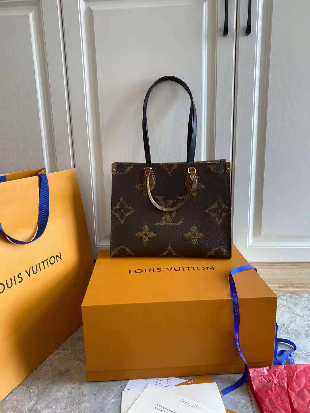 Louis Vuitton ONTHEGO MM Monogram M45321 Black Strap High