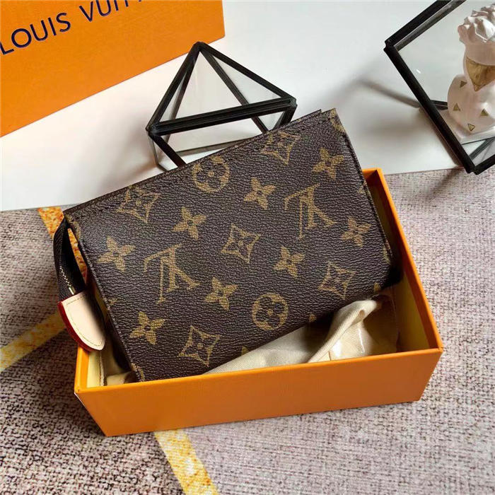 Louis Vuitton TOILETRY POUCH 15 High