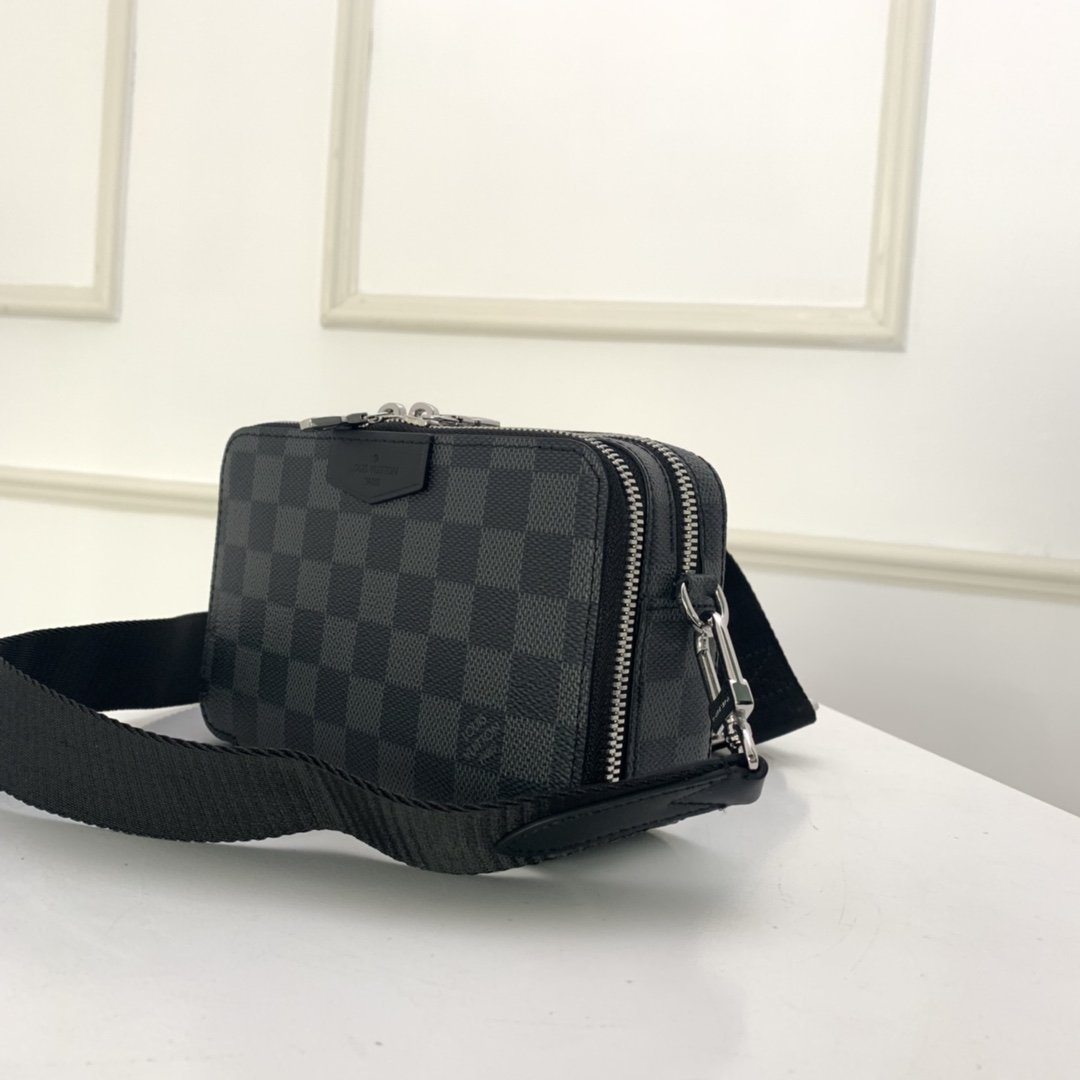 Louis Vuitton ALPHA WEARABLE WALLET Black High