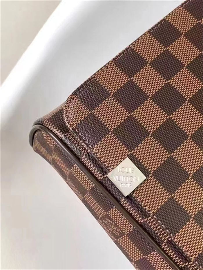 Louis Vuitton DISTRICT MM Damier Ebene High