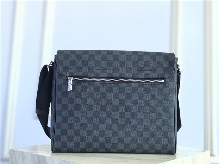 Louis Vuitton DISTRICT MM Damier Graphite High