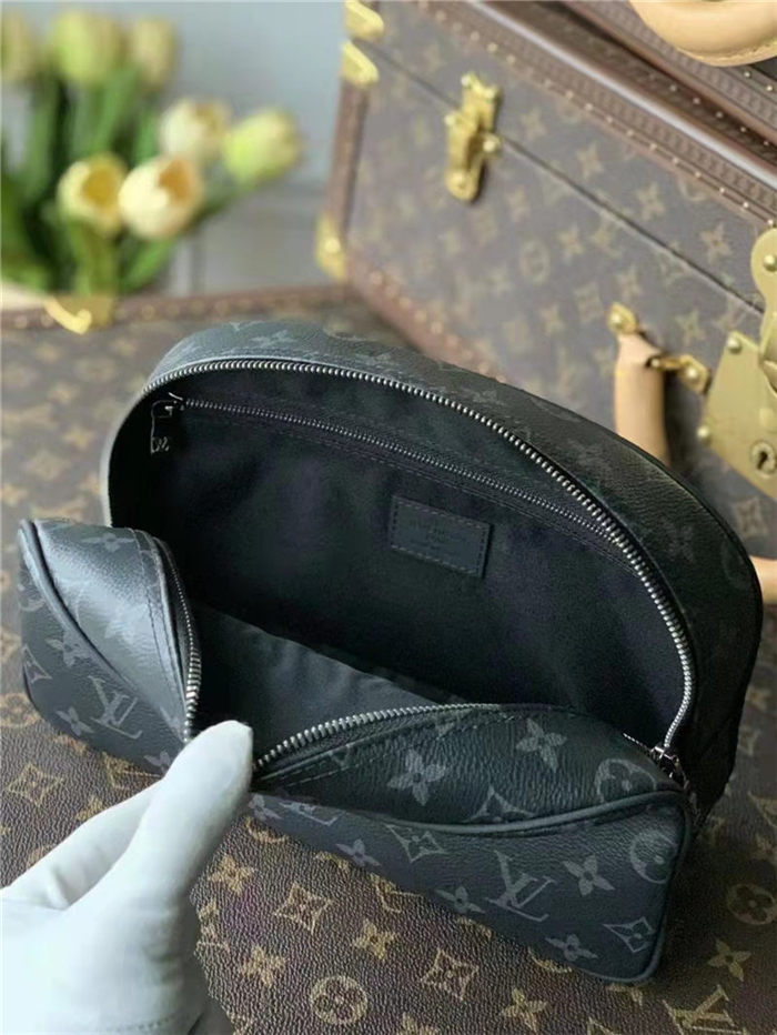 Louis Vuitton TOILETRY BAG 25 Monogram Eclipse High