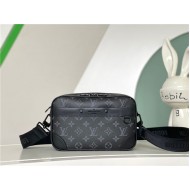 Louis Vuitton Alpha Messenger Taiga cowhide leather and Monogram coated canvas M46955 High