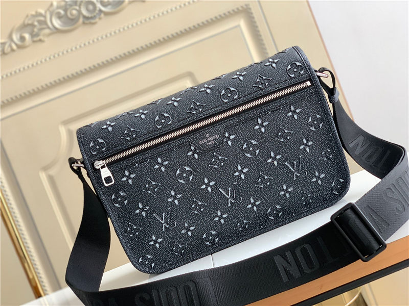 Louis Vuitton ARCHY MESSENGER MM Cowhide leather M21358 High