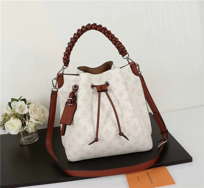 Louis Vuitton Muria Bag Mahina Cream