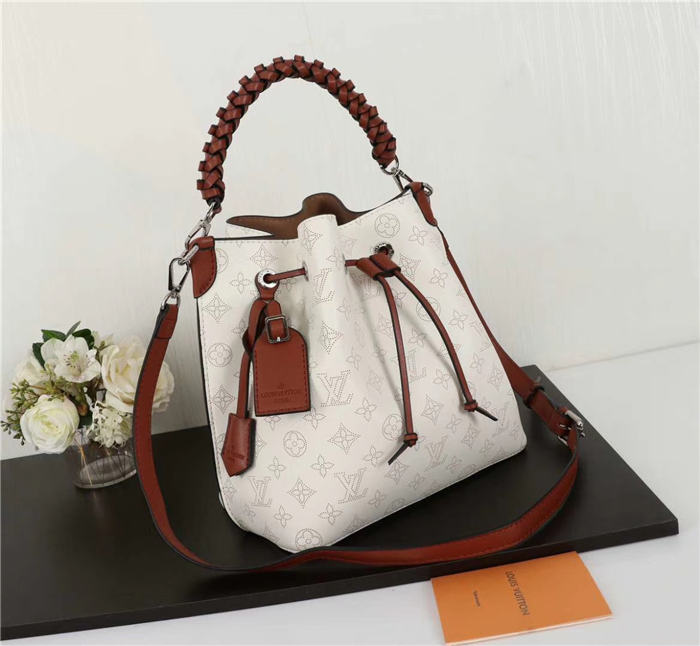 Louis Vuitton Muria Bag Mahina Cream