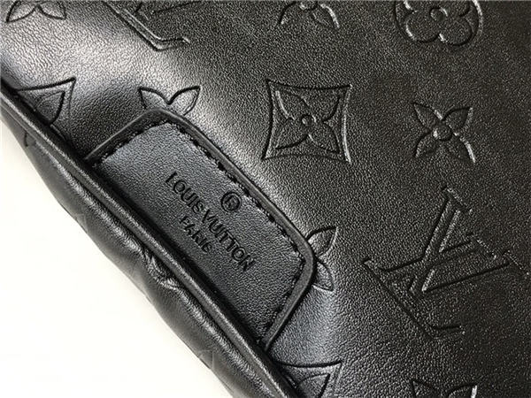 Louis Vuitton Discovery Bumbag Monogram Shadow