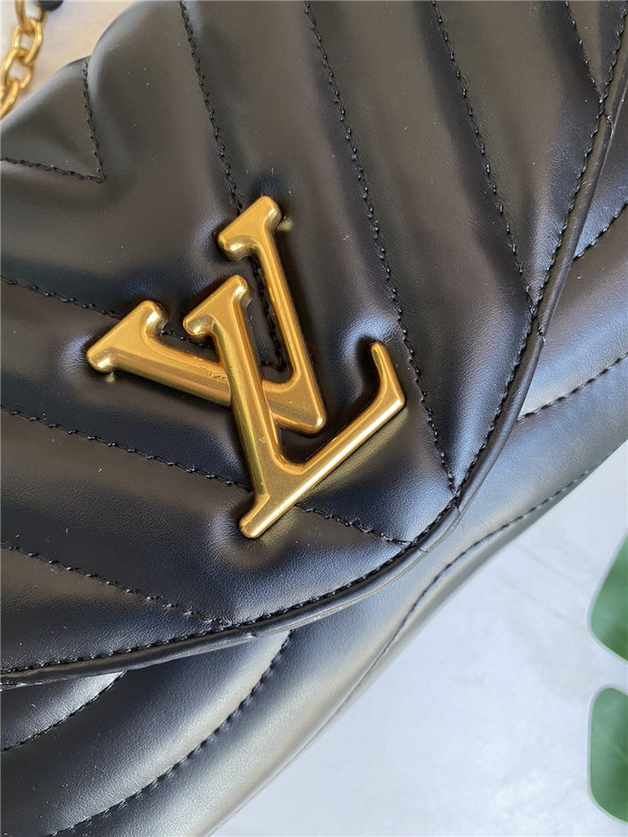 Louis Vuitton LV NEW WAVE CHAIN BAG Mid