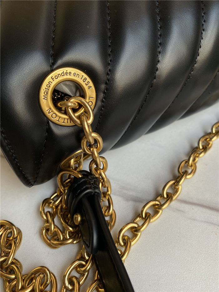 Louis Vuitton LV NEW WAVE CHAIN BAG Mid