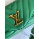 Louis Vuitton LV NEW WAVE CHAIN BAG Mid