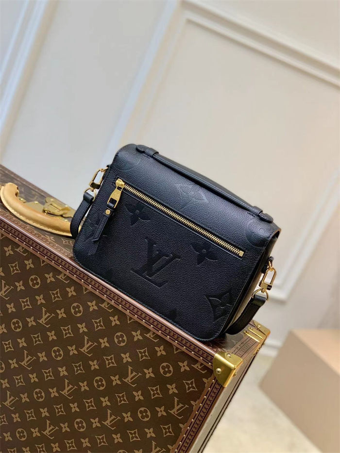 Louis Vuitton POCHETTE MÉTIS Embossed grained cowhide leather Black High