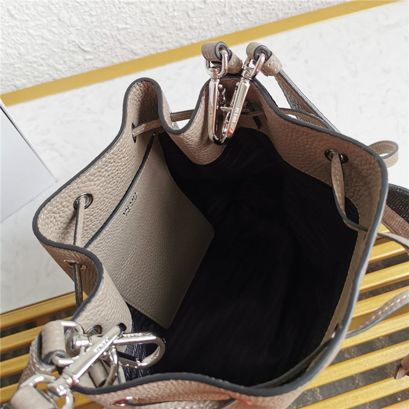 Prada Leather bucket bag 1BE060 High