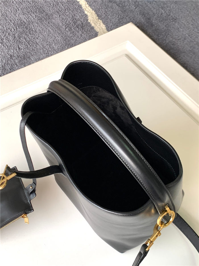 LE 37 IN SHINY LEATHER BUCKET BAG High